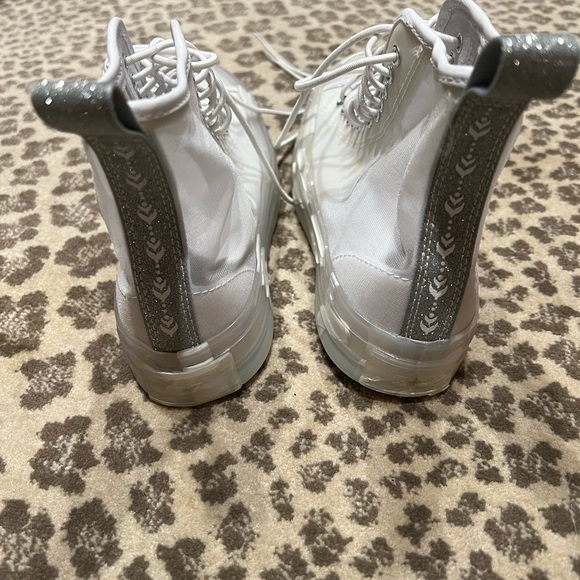 Special Edition Frozen-Elsa Chuck Taylor’s - Picture 6 of 6